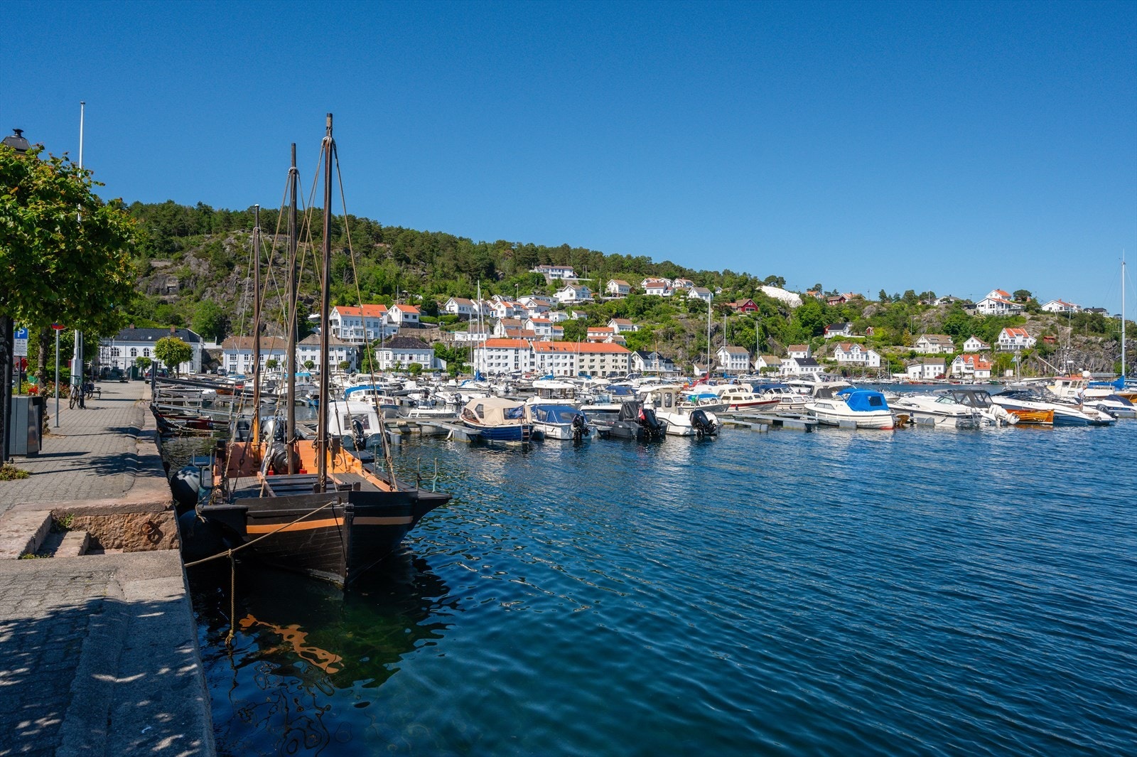 Idylliske Risør sentrum Galleribilde
