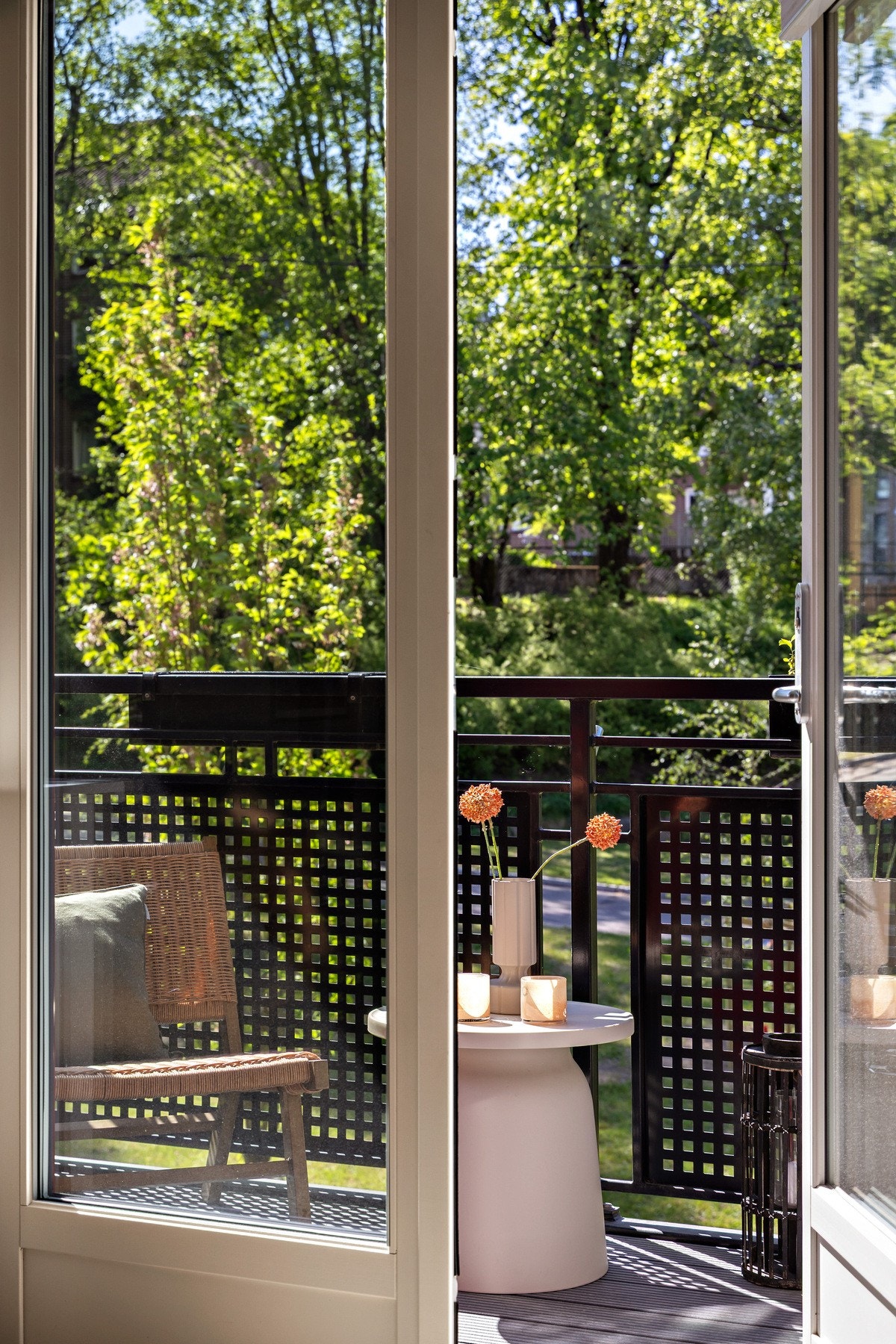 Adkomst til balkongen fra den hyggelige stuen Galleribilde