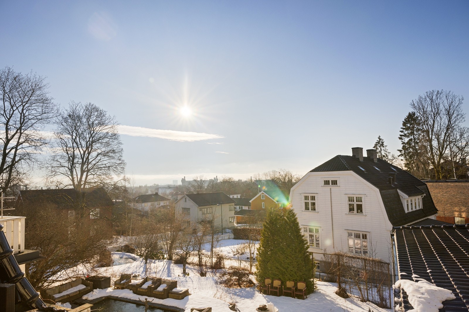 Nydelig utsyn over byen. Galleribilde