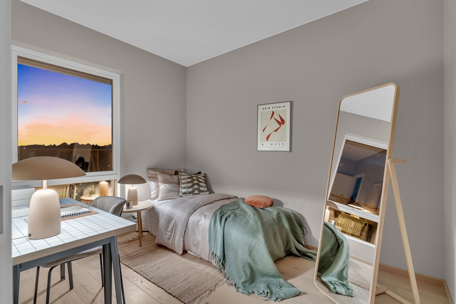 Leiligheten inneholder tre soverom Galleribilde