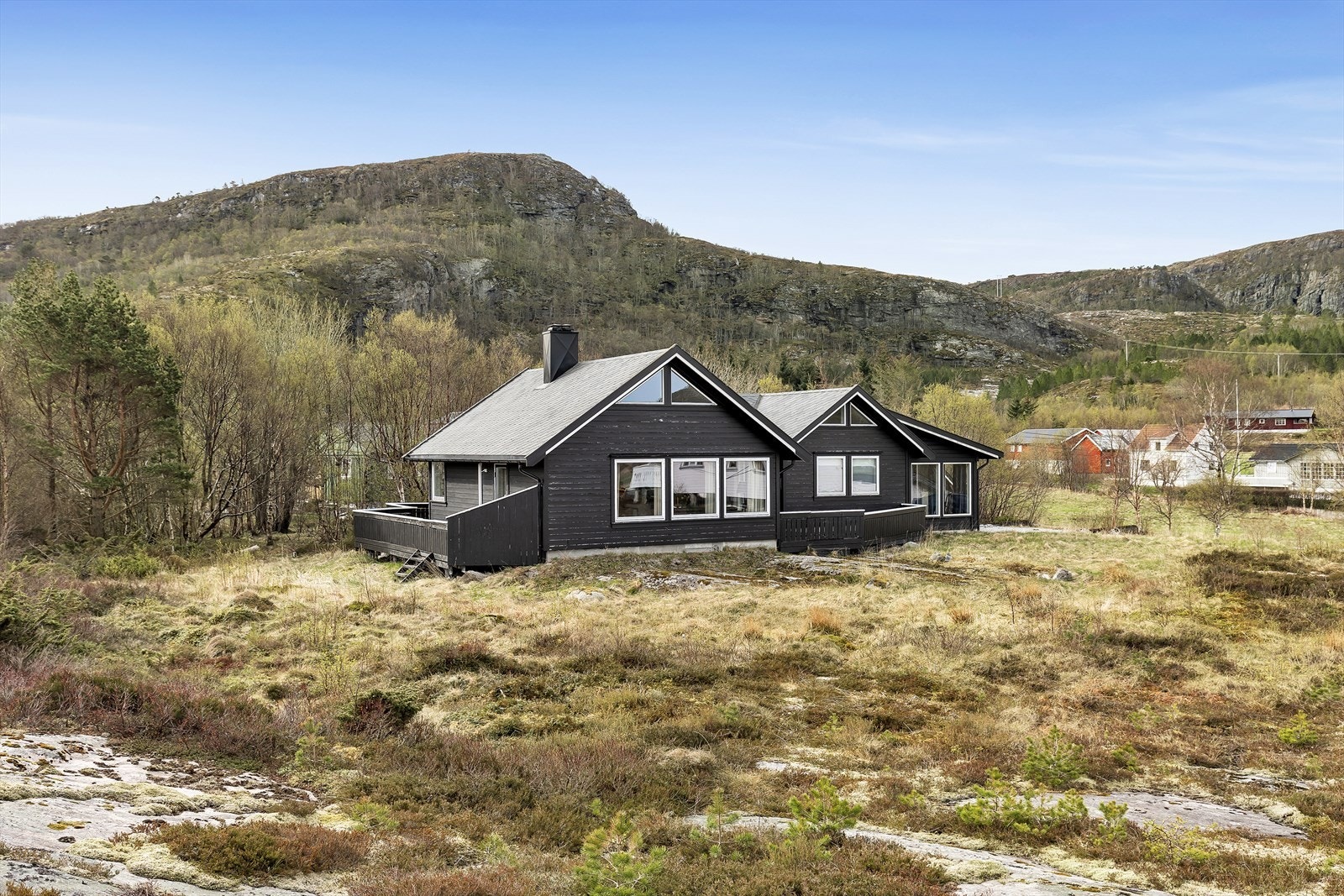 Hytten ble bygd i 2000 og holder en gjennomgående normal god standard. Galleribilde