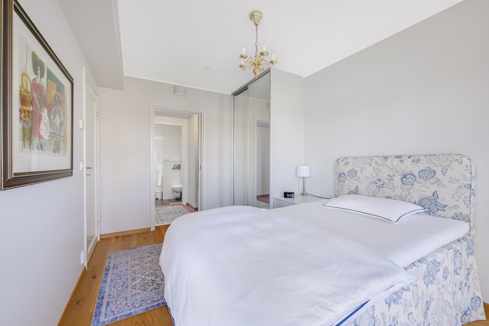 Baderom tilknyttet soverommet. Galleribilde