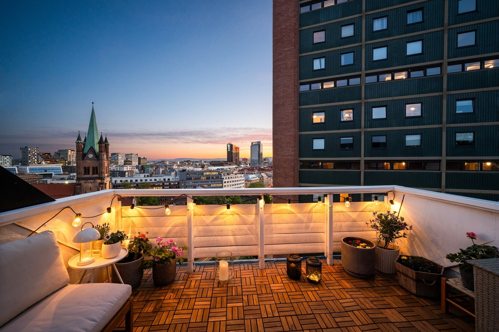 Takterrassen er romslig og er på hele 14 kvm. Galleribilde