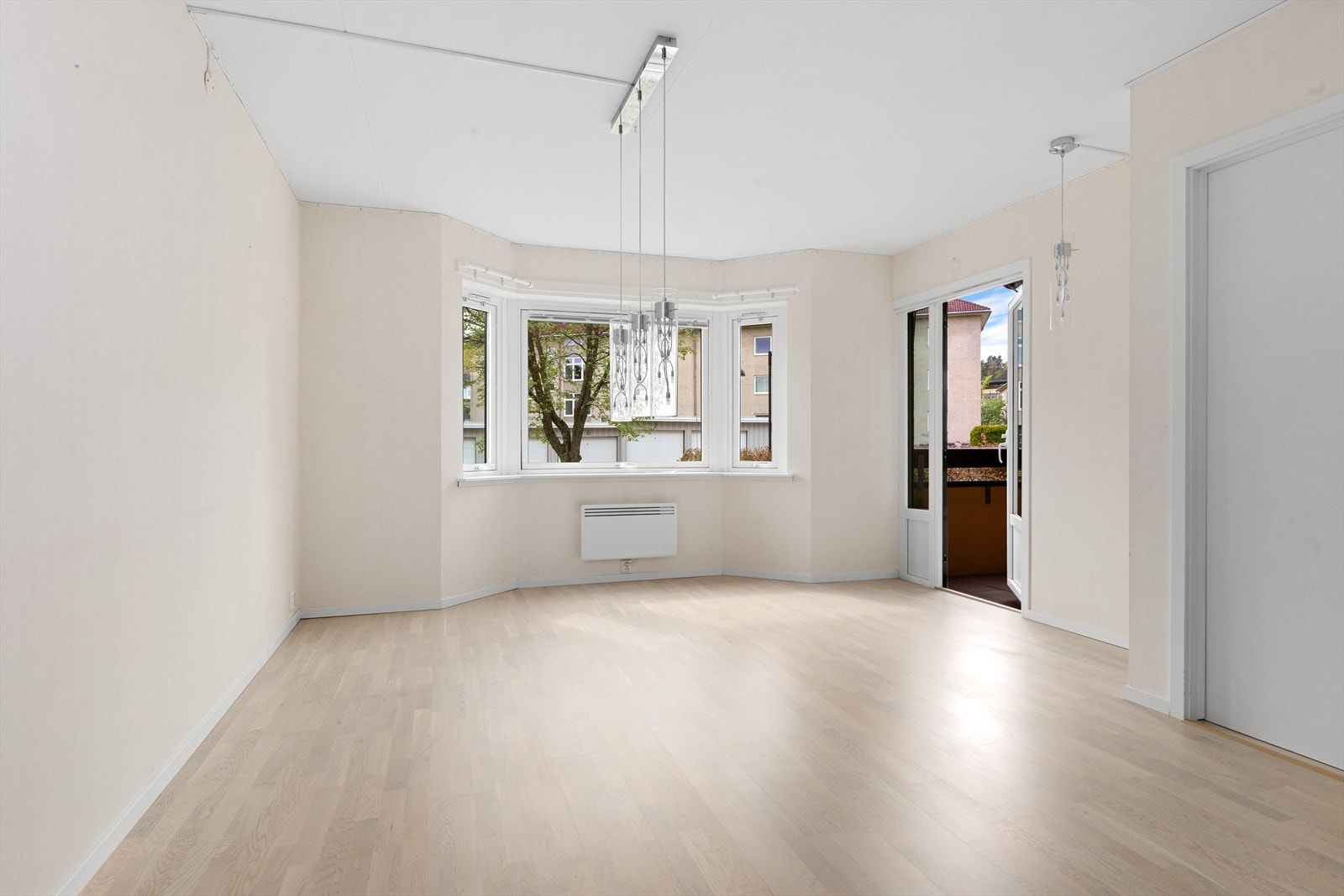 Hele leiligheten (alle rom) ble oppusset i 2017 og leiligheten gjør et gjennomgående lyst, oppgradert og trivelig inntrykk Galleribilde