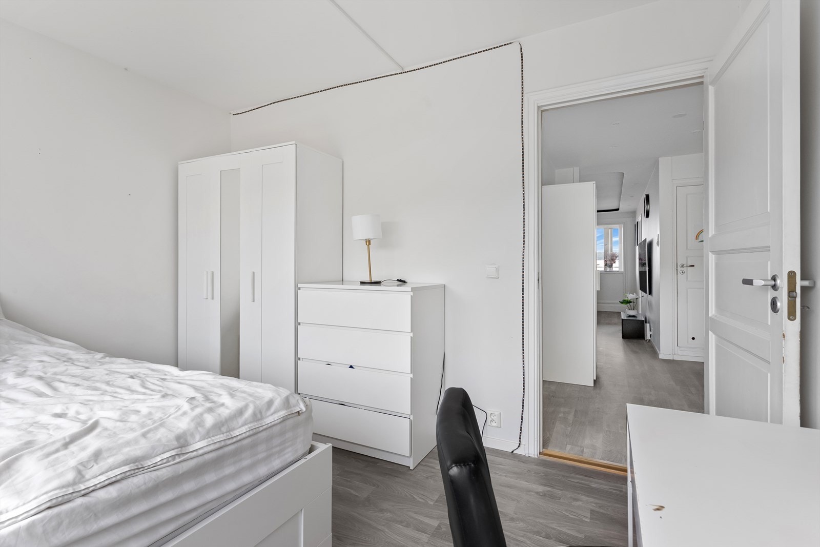 - Her har du rikelig med plass til dobbeltseng og øvrig ønsket møblement - Galleribilde