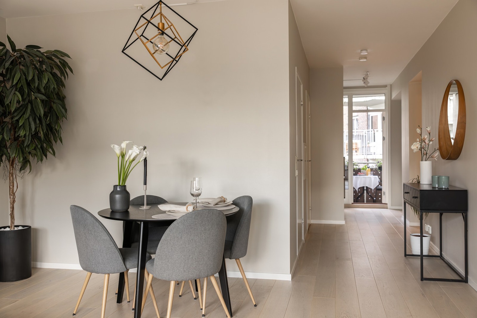 Bygget stod ferdig i 2006 og leiligheten holder god standard. Galleribilde