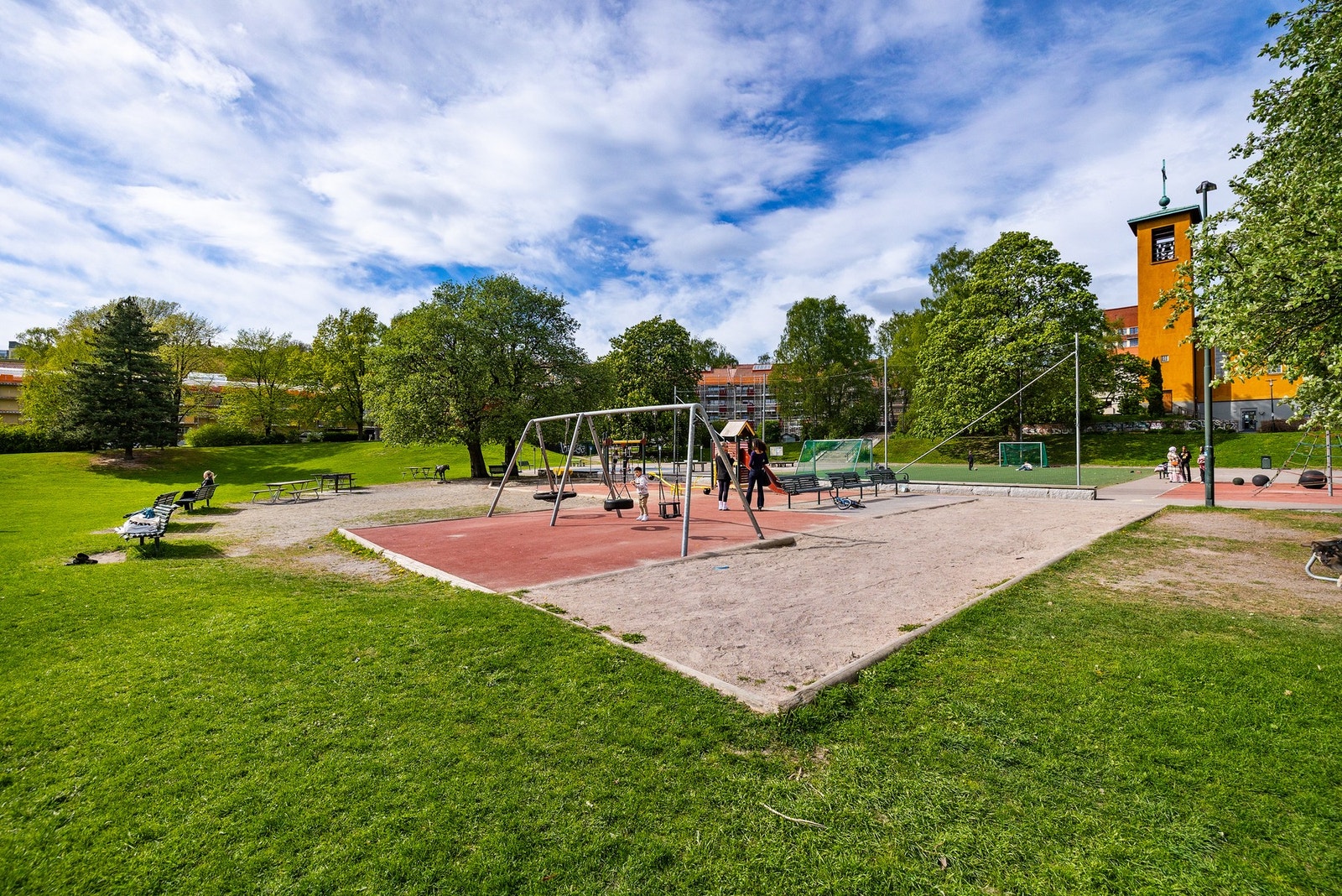 Ila er et koselig og unikt område plassert midt mellom Alexander Kiellands plass, St. Hanshaugen, Sagene, Torshov og Grünerløkka. Galleribilde