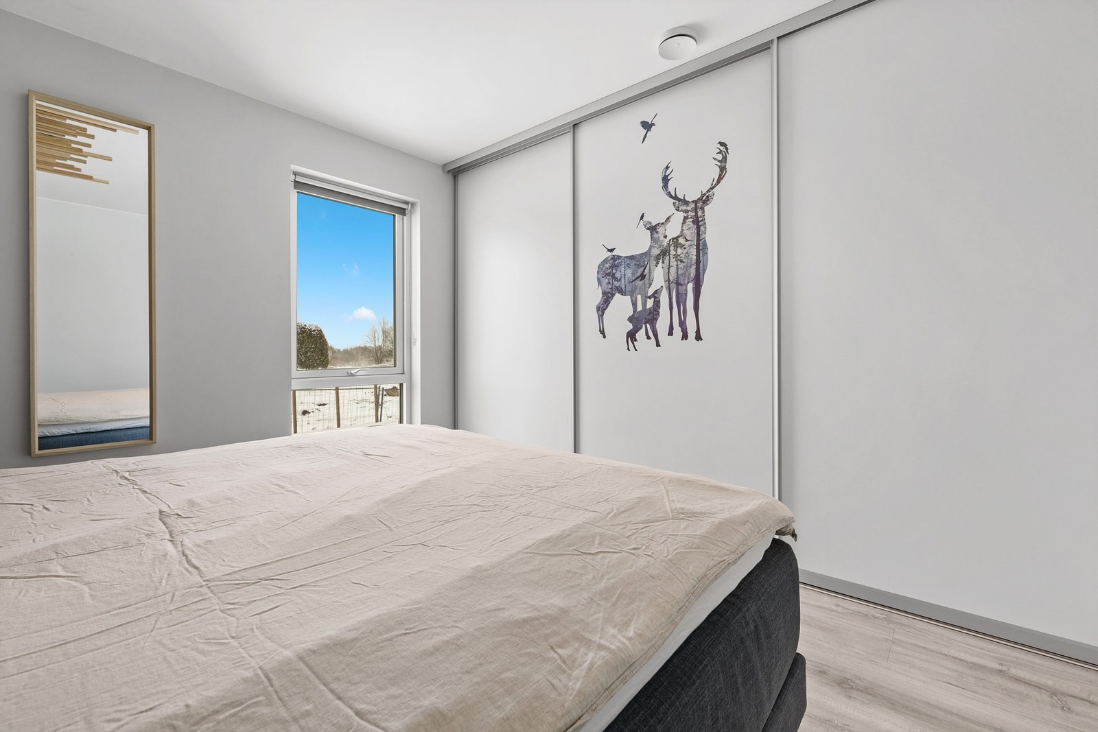 Godt med garderobe på soverommet Galleribilde