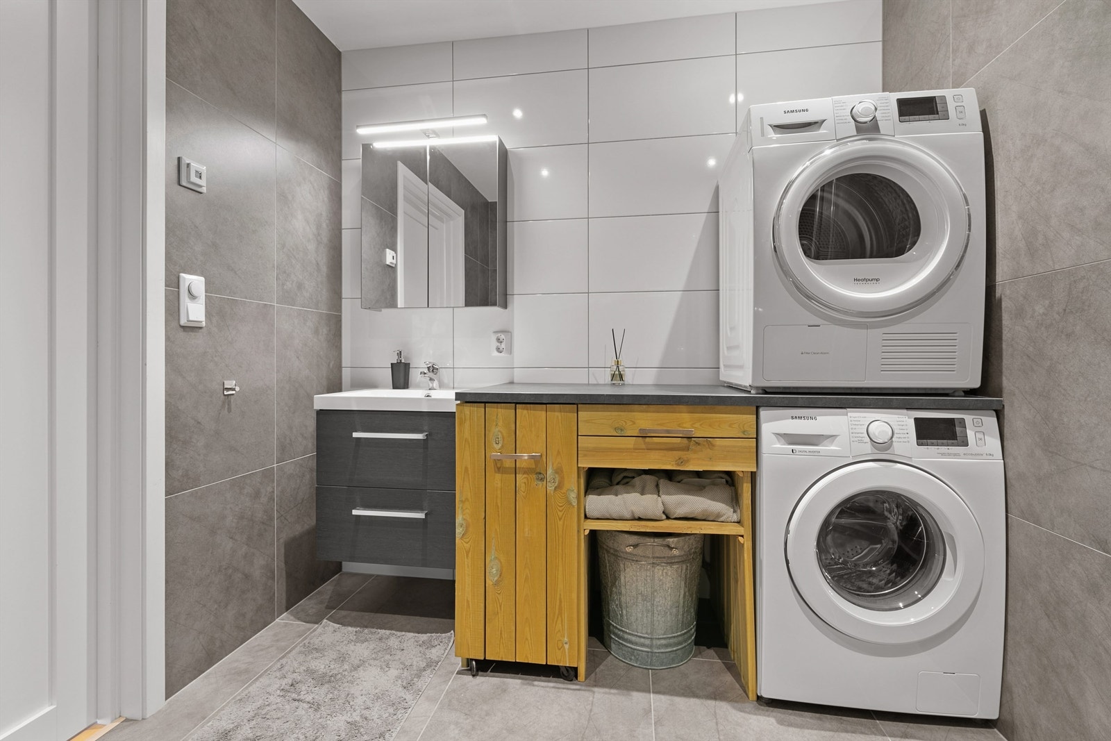 Lekkert bad/vaskerom i 2. etg Galleribilde