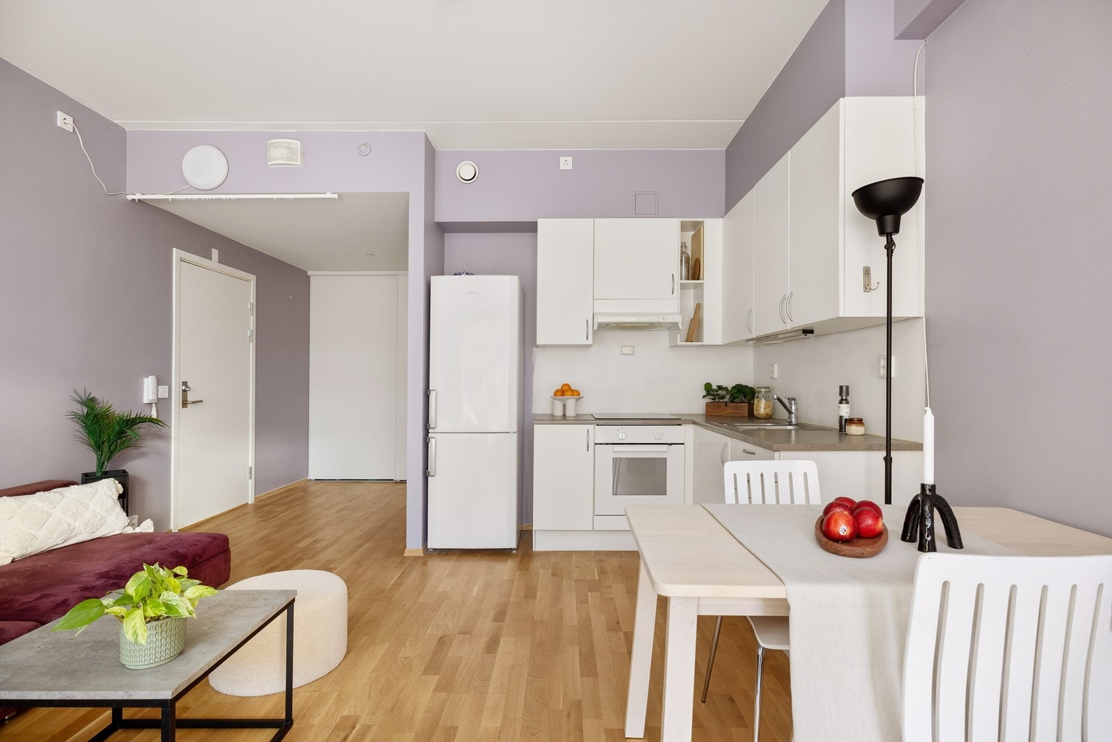 Åpen stue/kjøkkenløsning som gir en god utnyttelse av arealet. Galleribilde