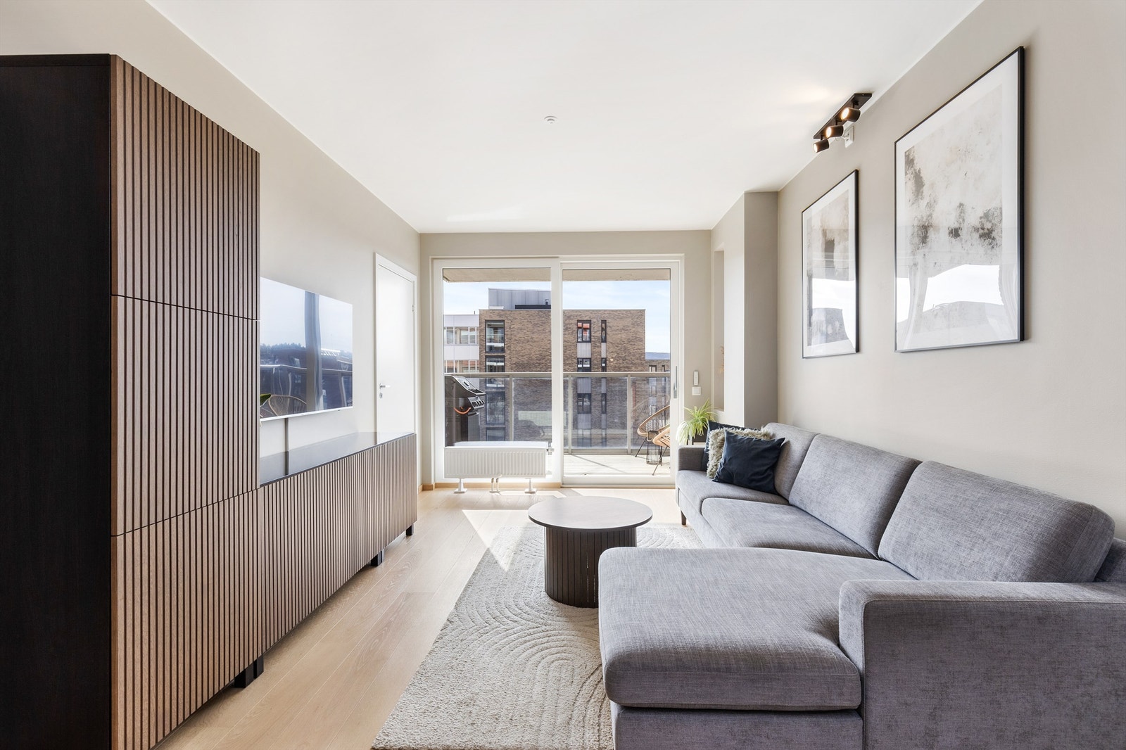 Robin Lauritzen v/ Krogsveen Eiendomsmegling har gleden av å presentere Ødegårds vei 16! Galleribilde