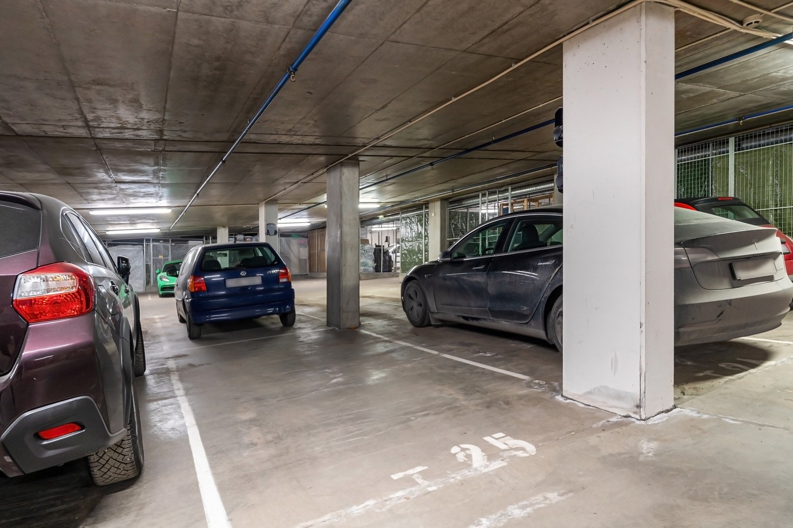 Det medfølger en garasjeplass (nr. T-25) i felles garasjeanlegg med elbil-lader. Galleribilde