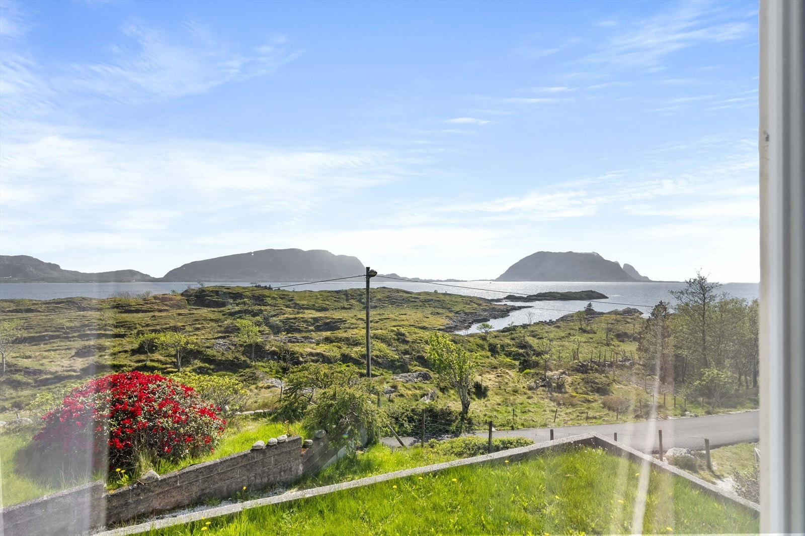 Nydeleg utsikt frå eigedomen Galleribilde