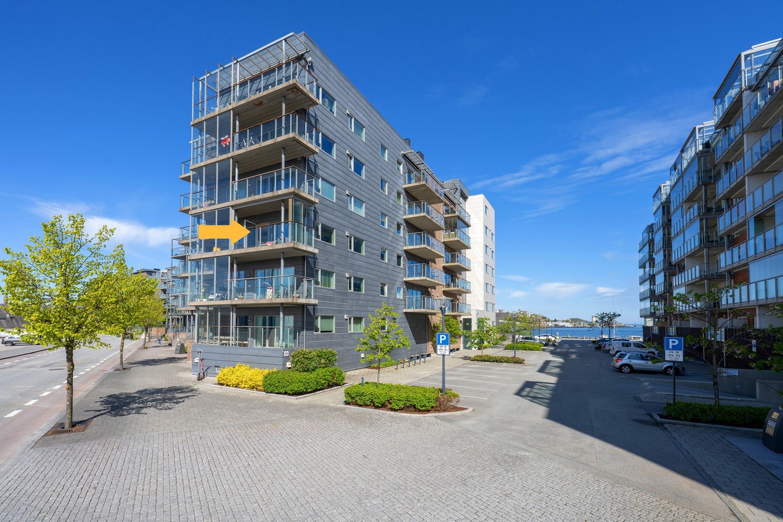 Det er med stor glede vi i Verdi &Partners V/Therese Kane kan presentere en trivelig leilighet i Havnegata 5A for salg. Galleribilde