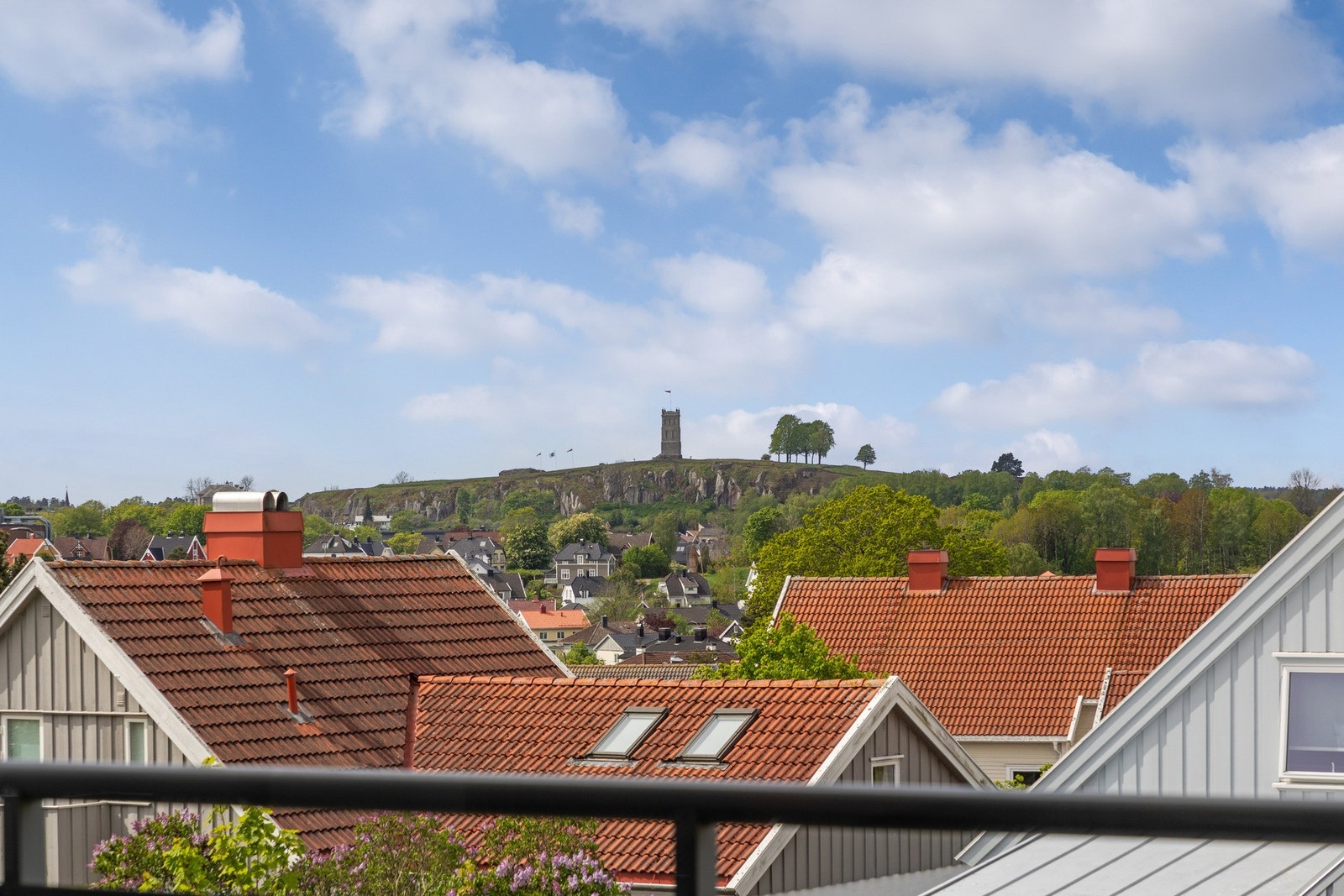 Fra balkongen er det flott utsikt Galleribilde