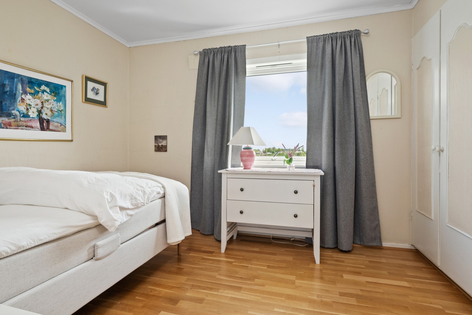 1 av boligens 2 soverom Galleribilde