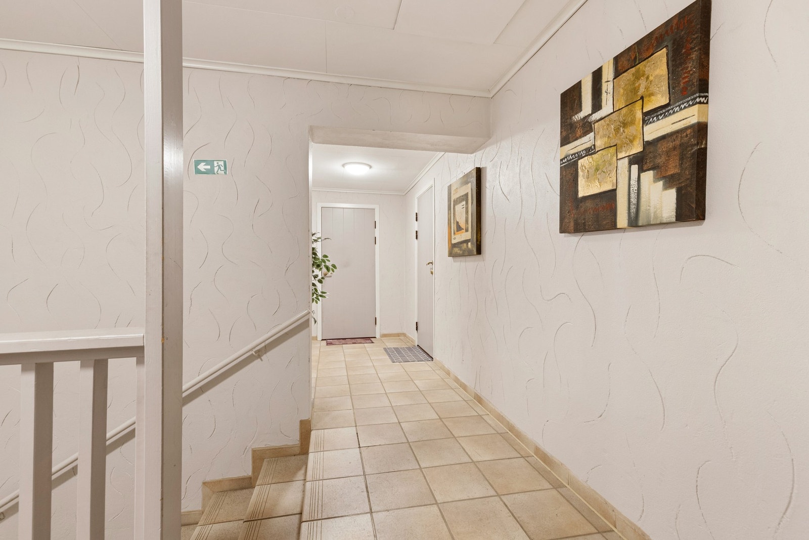 Gang i fellesareal. Galleribilde
