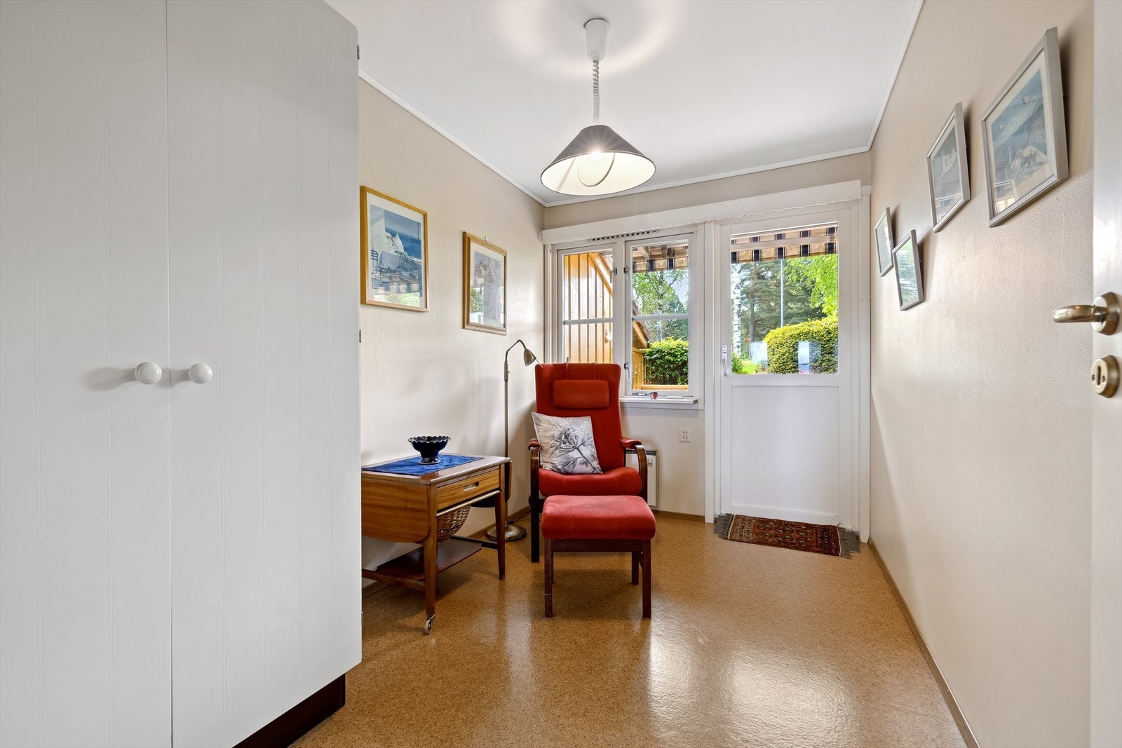 Soverom II med utgang til usjenert terrasse Galleribilde