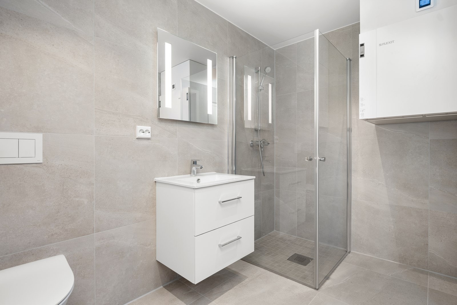 Bad tilhørende ekstra soverom til overnattingsgjester Galleribilde