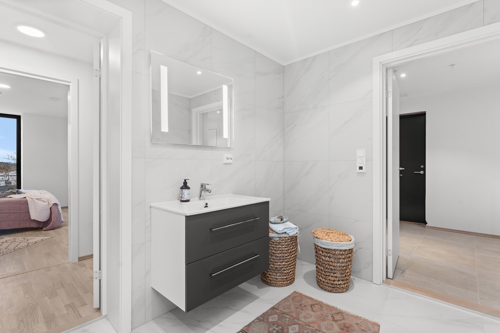 Bad med gjennomgang til walk-in Galleribilde