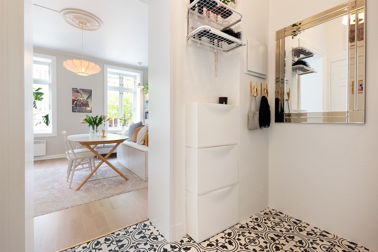 Entré. Galleribilde