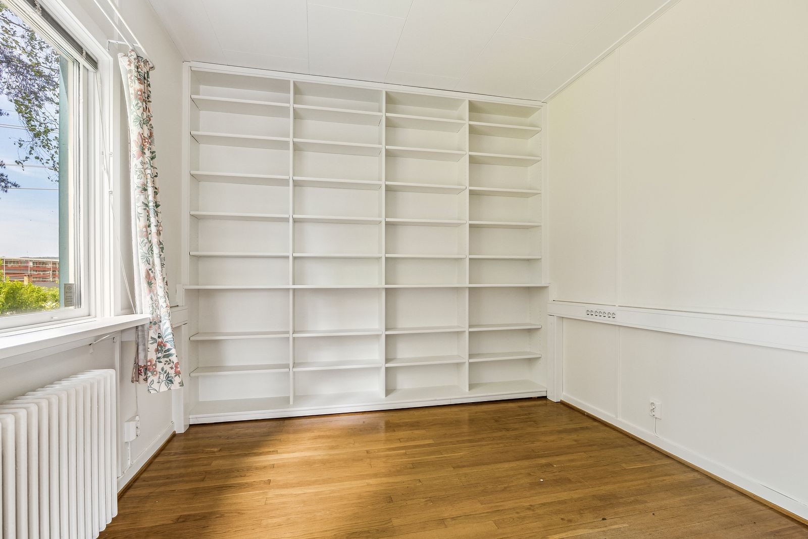 Rom kan innredes som kontor/soverom eller stue. Galleribilde
