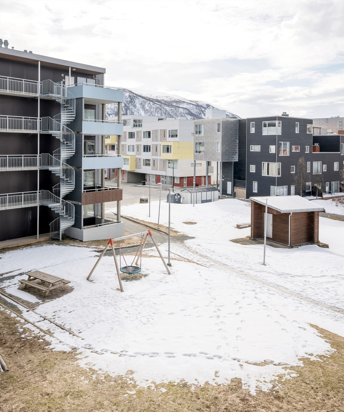Trivelig boligfelt med flotte fellesområder. Perfekt for de minste! Galleribilde