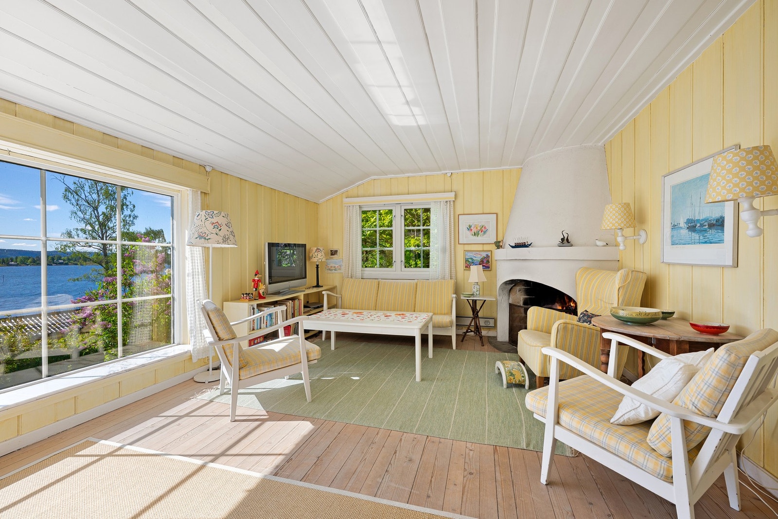 Peisen varmer godt på kjølige dager. Galleribilde