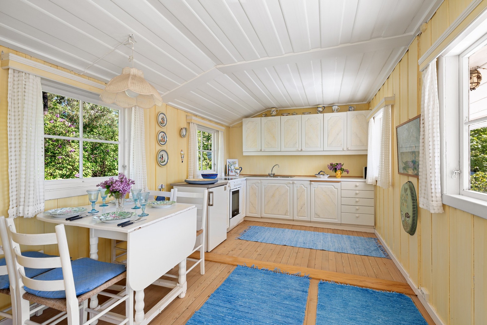 Spisekjøkkenet. Alt av hvitevarer medfølger. Galleribilde