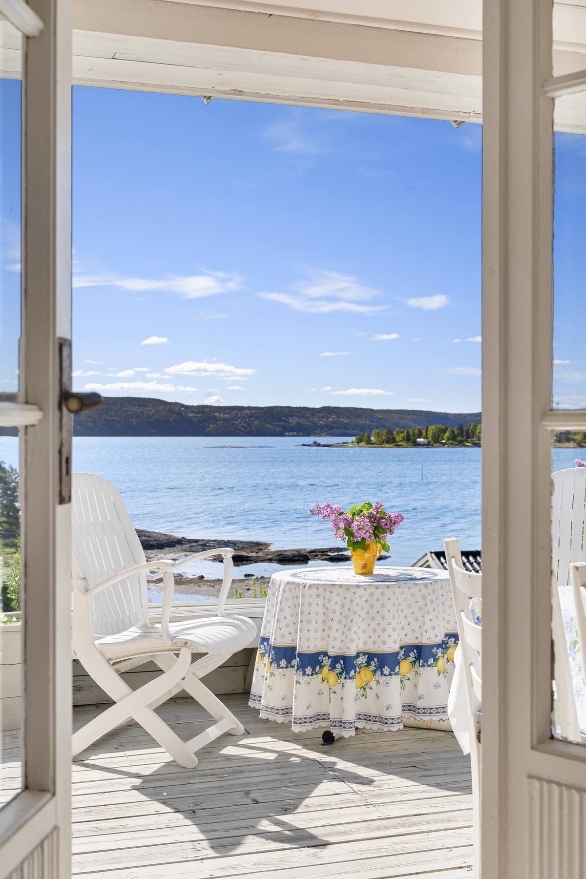 Hyggelig utsyn fra stuen. Galleribilde