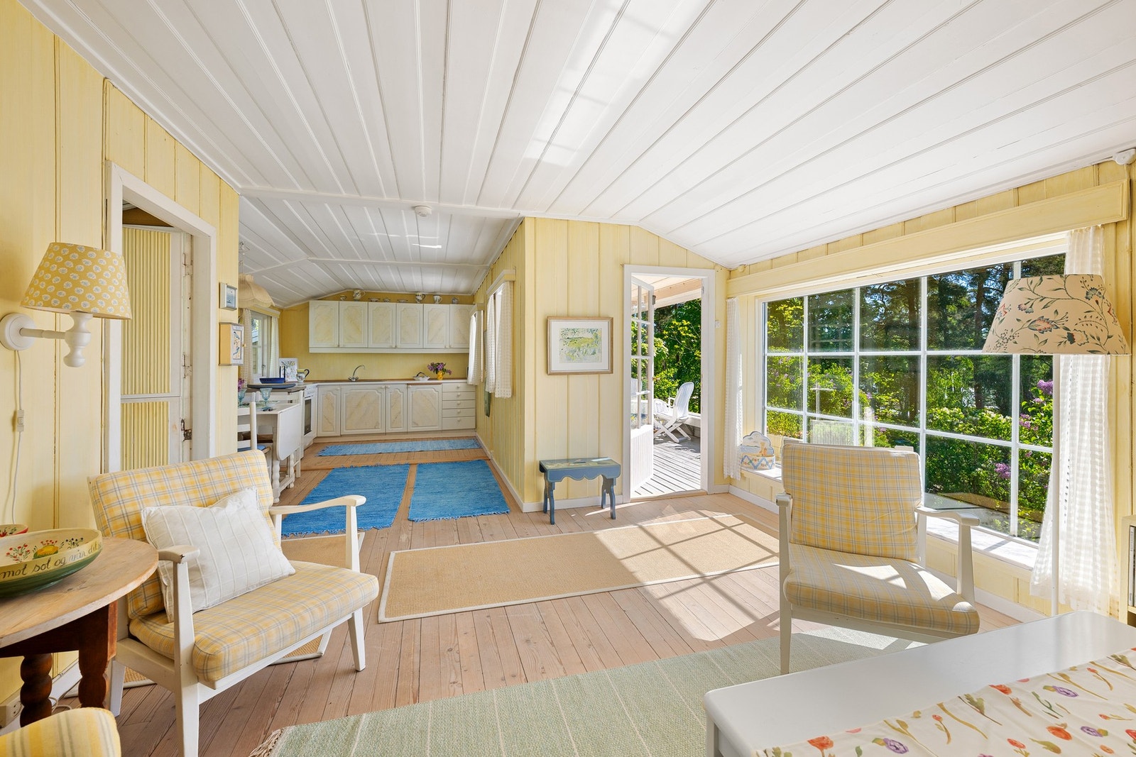 Stuen og kjøkkenet. Galleribilde