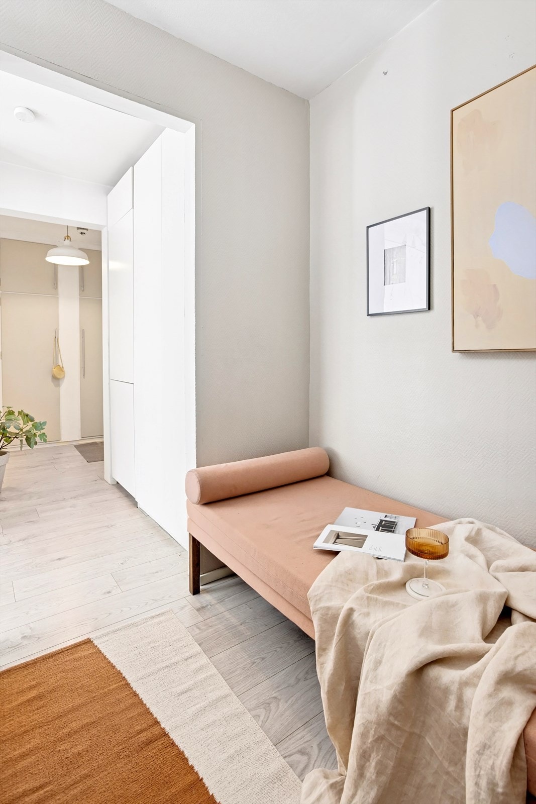 Rommet passer fint som TV-stue, hjemmekontor, gjesterom eller hobbyområde. Galleribilde