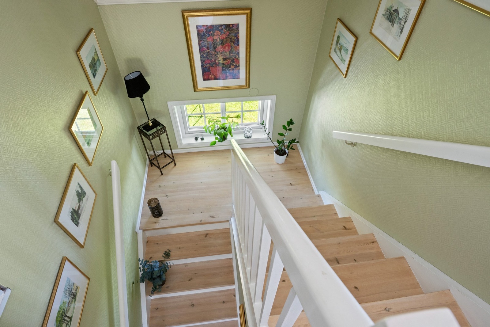 Trappegang mellom 1. og 2. etasje Galleribilde