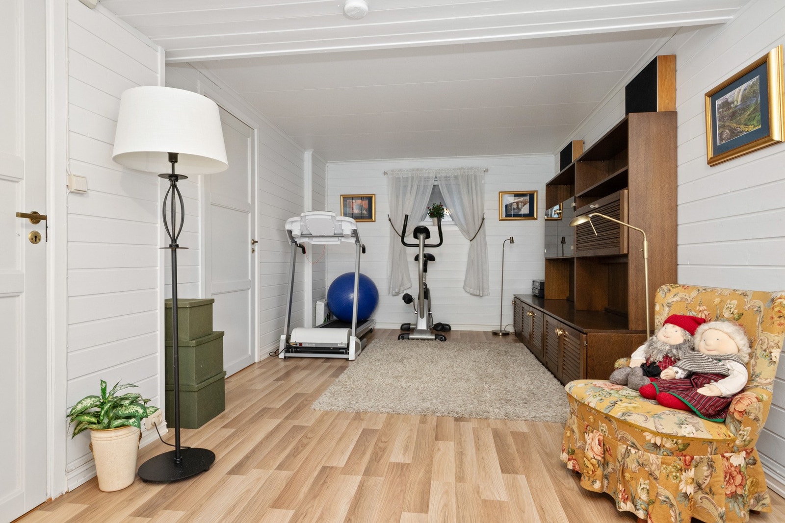 Den andre stuen med hybelkjøkken Galleribilde