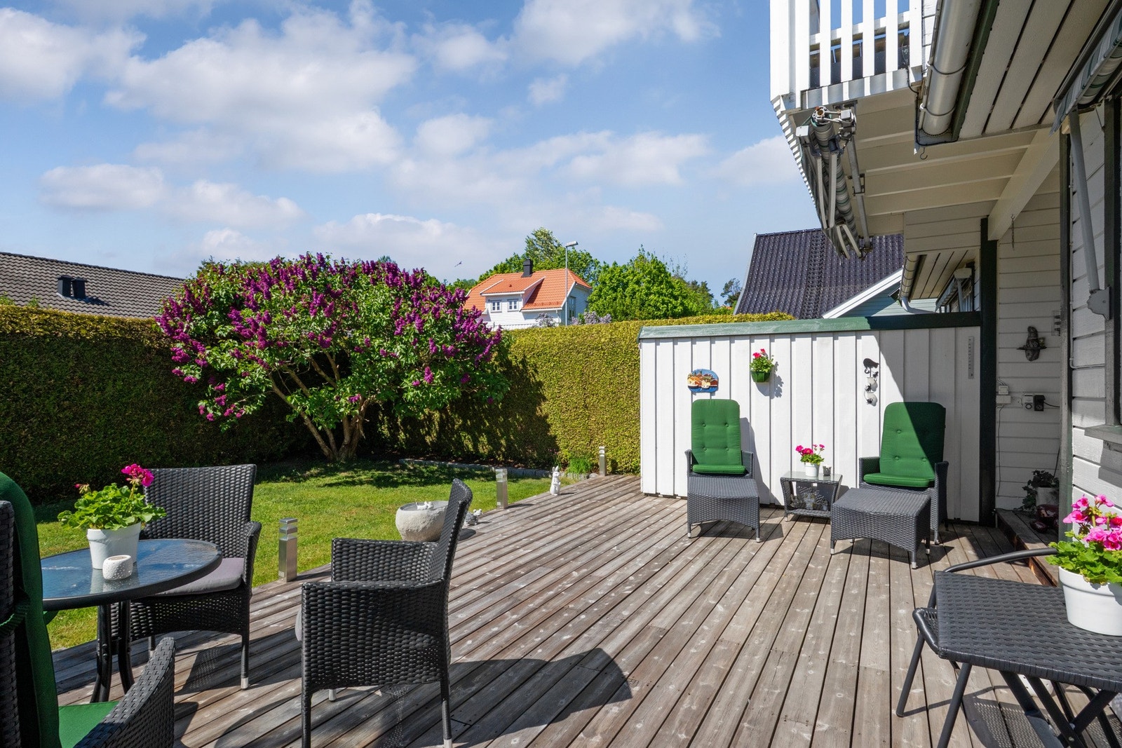 Her har man også skjermet pent opparbeidet hage, supert for barnefamilier! Galleribilde