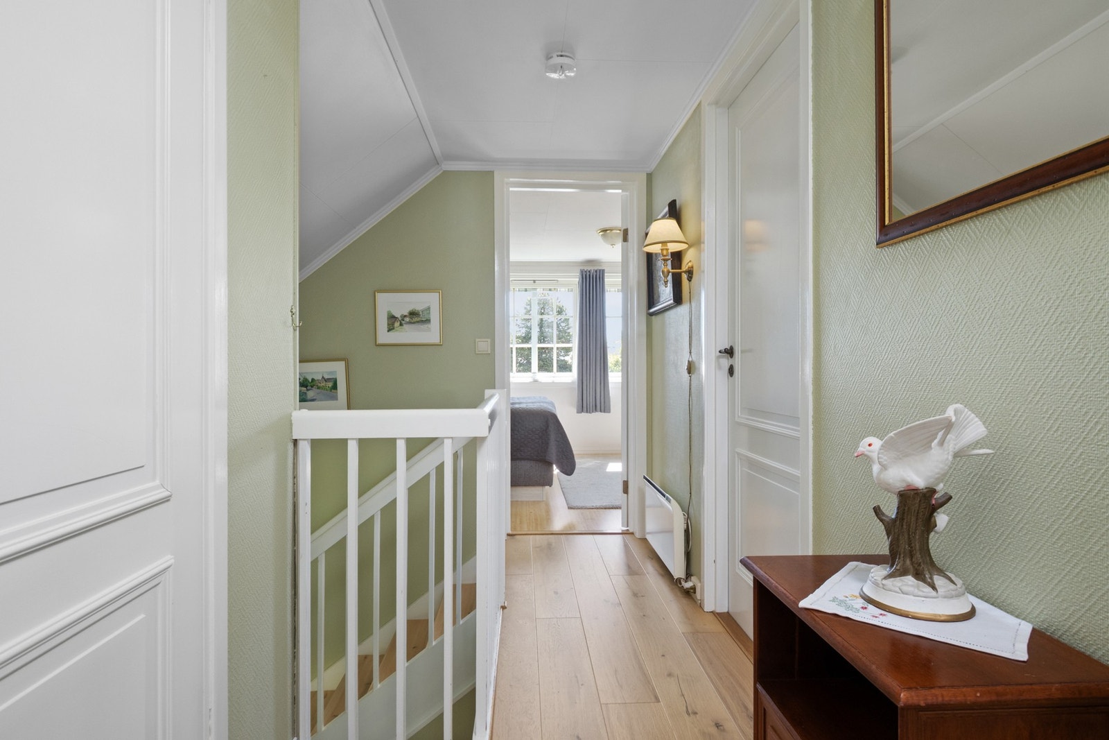 Gang med tilliggende praktisk bod Galleribilde