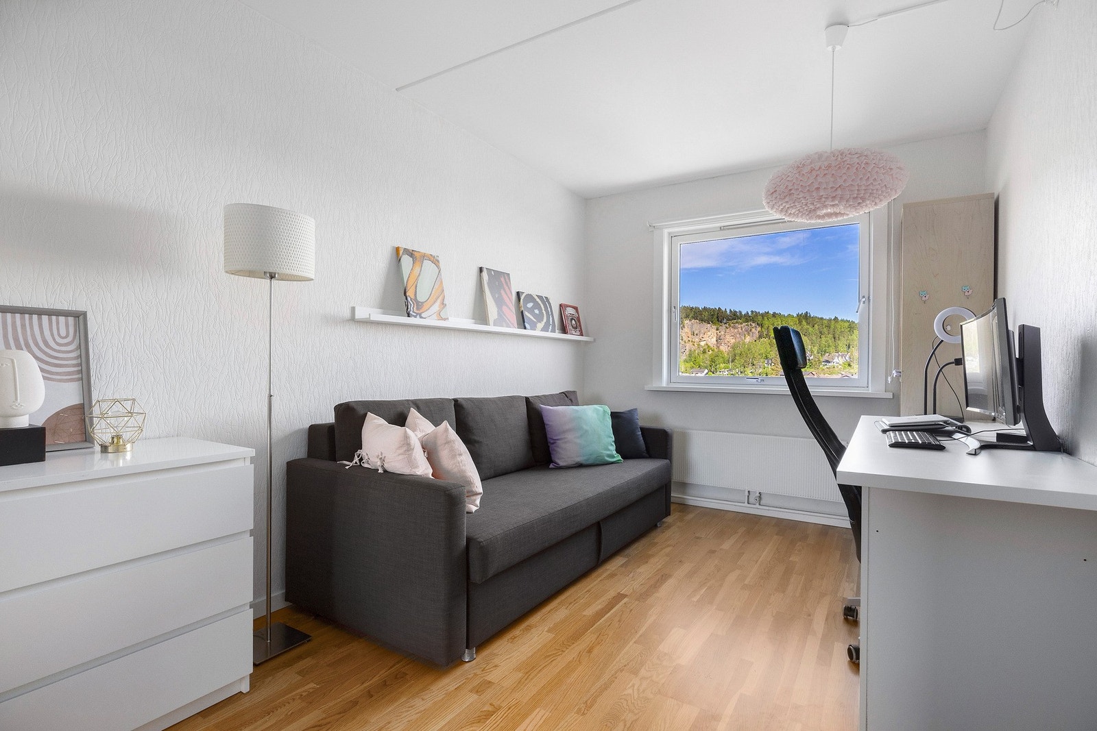 Rommene egner seg like godt som barnerom, gjesterom eller hjemmekontor. Galleribilde