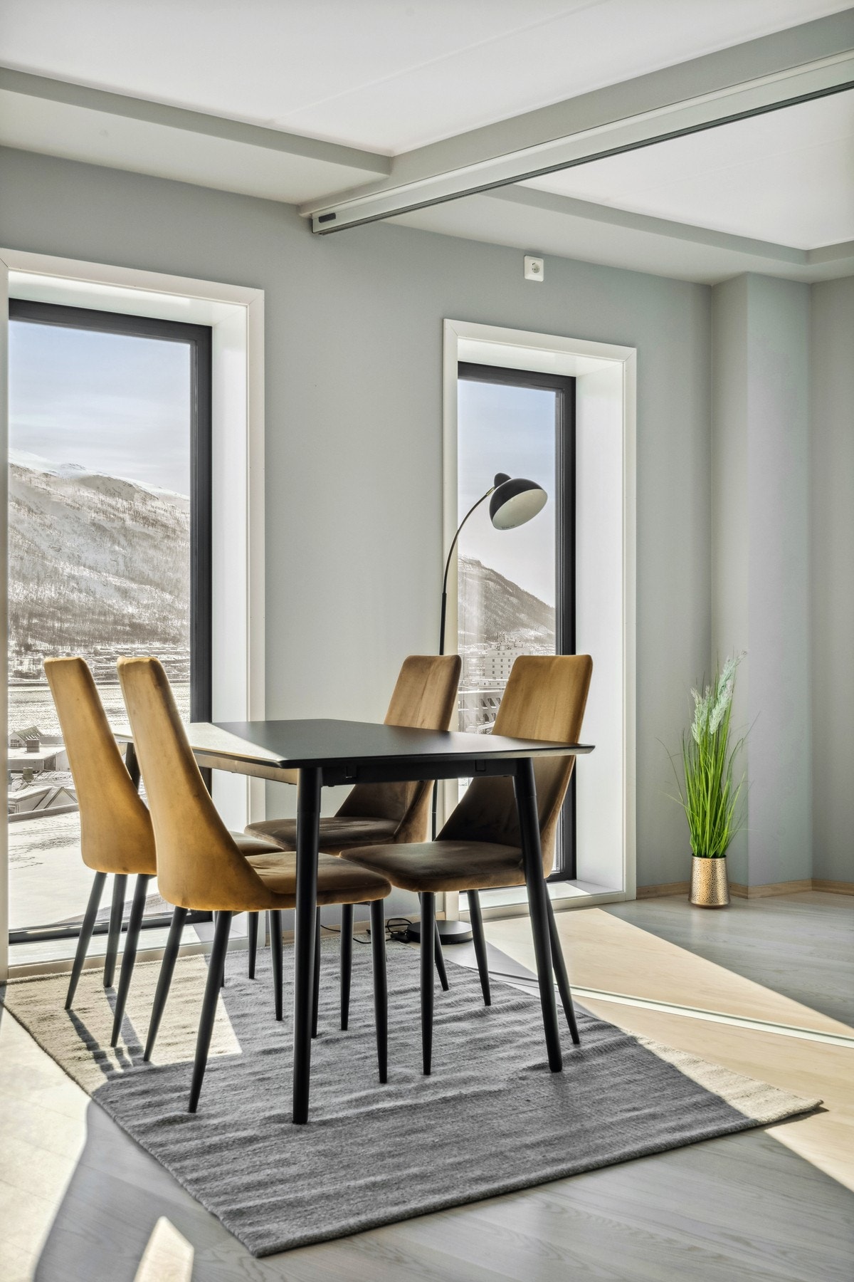 God plass til spisebord Galleribilde