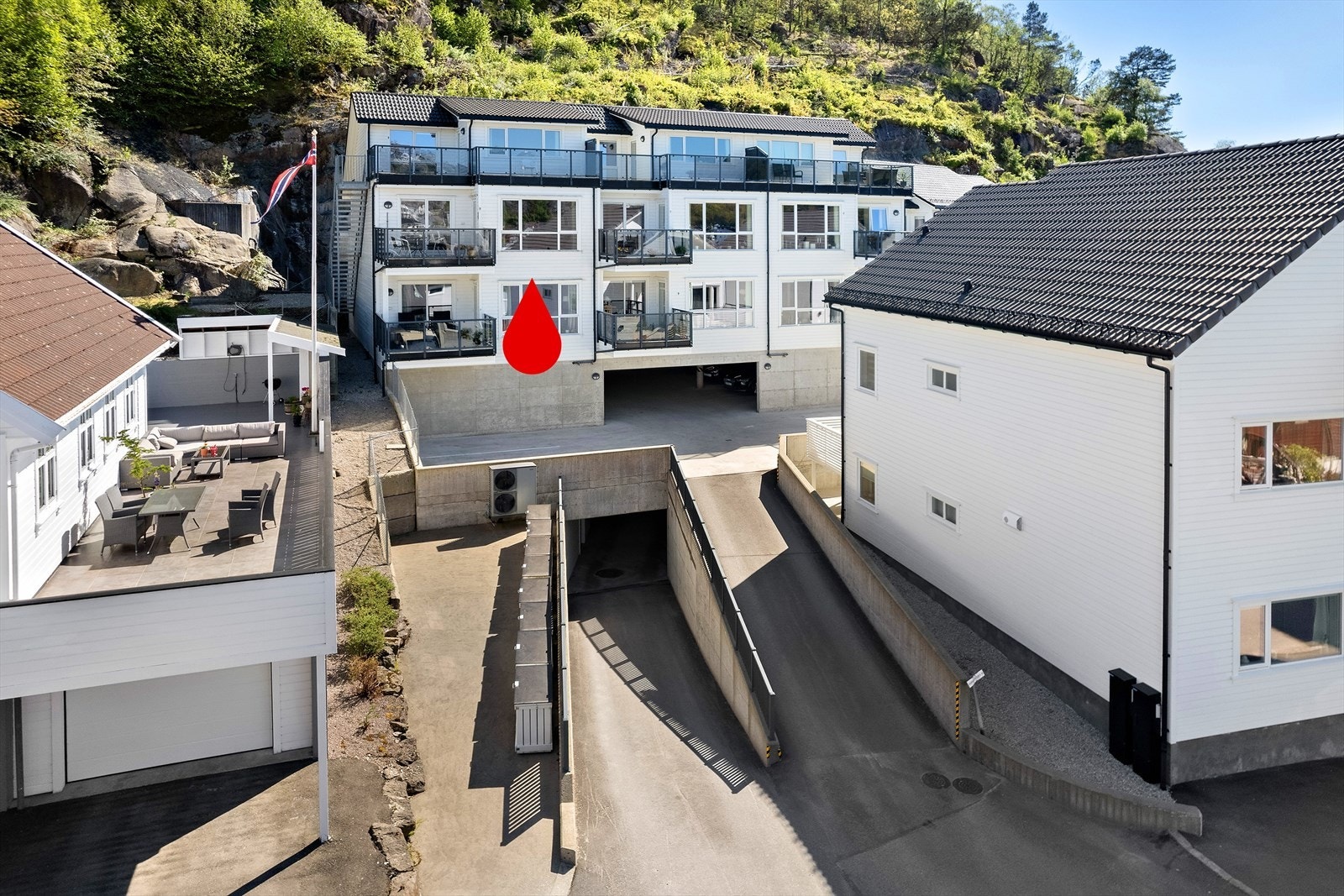 Lettstelt fint leilighetsbygg. Galleribilde