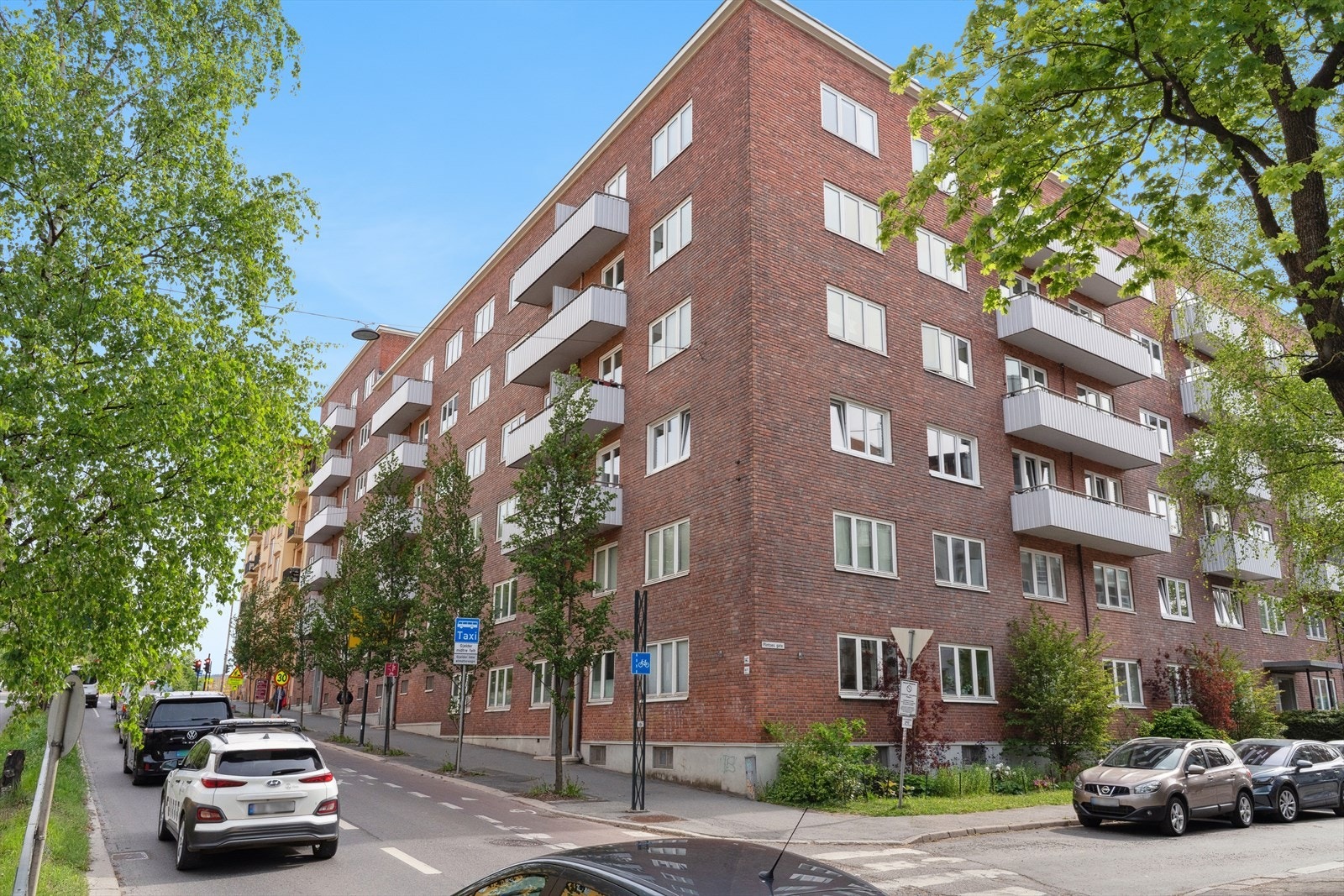 Fra eiendommen er det gangavstand til Marienlyst barne- og ungdomsskole. Galleribilde