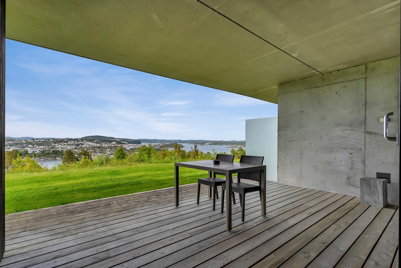 Leiligigheten har en storslått panoramautsikt over Kragerø by og den vakre skjærgården. Galleribilde
