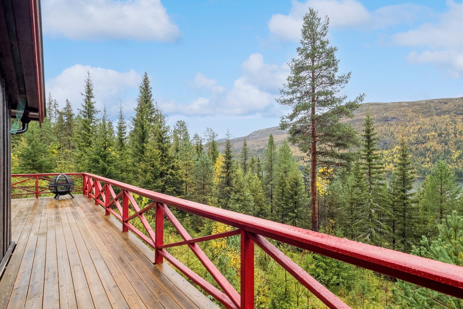 Terrasse og utsikt. Galleribilde