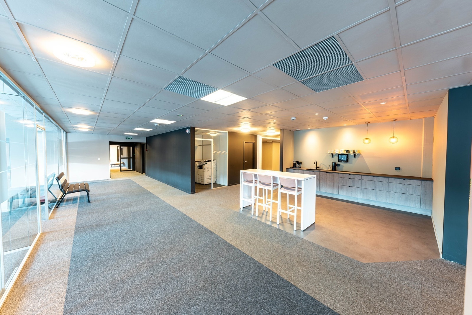 Hyggelig og innbydende kjøkken Galleribilde