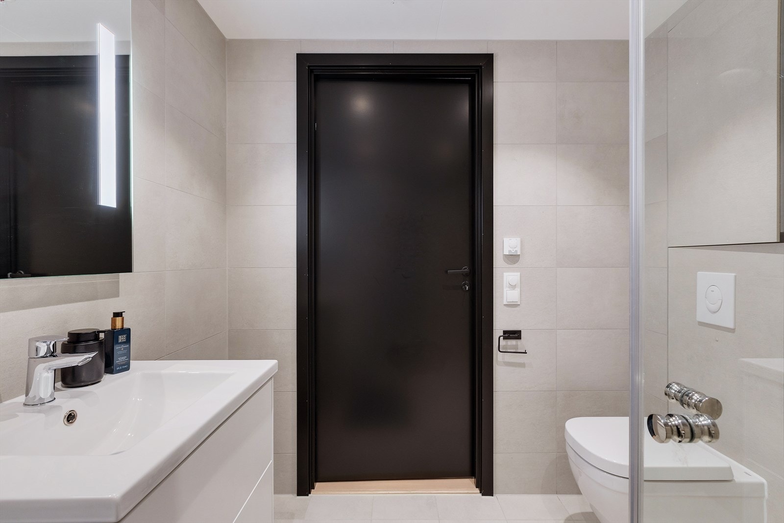 Badet er også utstyrt med behagelig underliggende gulvvarme. Galleribilde