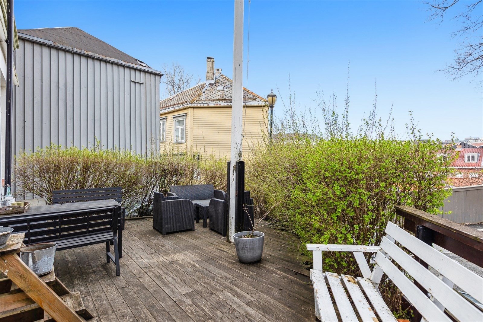 Med leiligheten har du tilgang til en felles vestvendt terrasse med lang solgang på ettermiddag- og kveldstid. Galleribilde