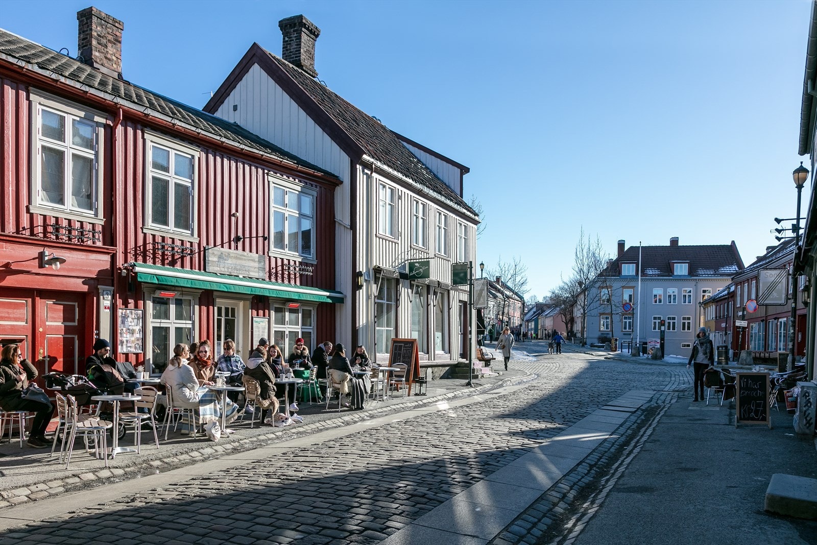 Med nærhet til flotte rekreasjonsområder, sentrumskjernen, lokale butikker, caféer og andre severdigheter - har denne leiligheten en beliggenhet midt i smørøyet av Trondheim by. Galleribilde