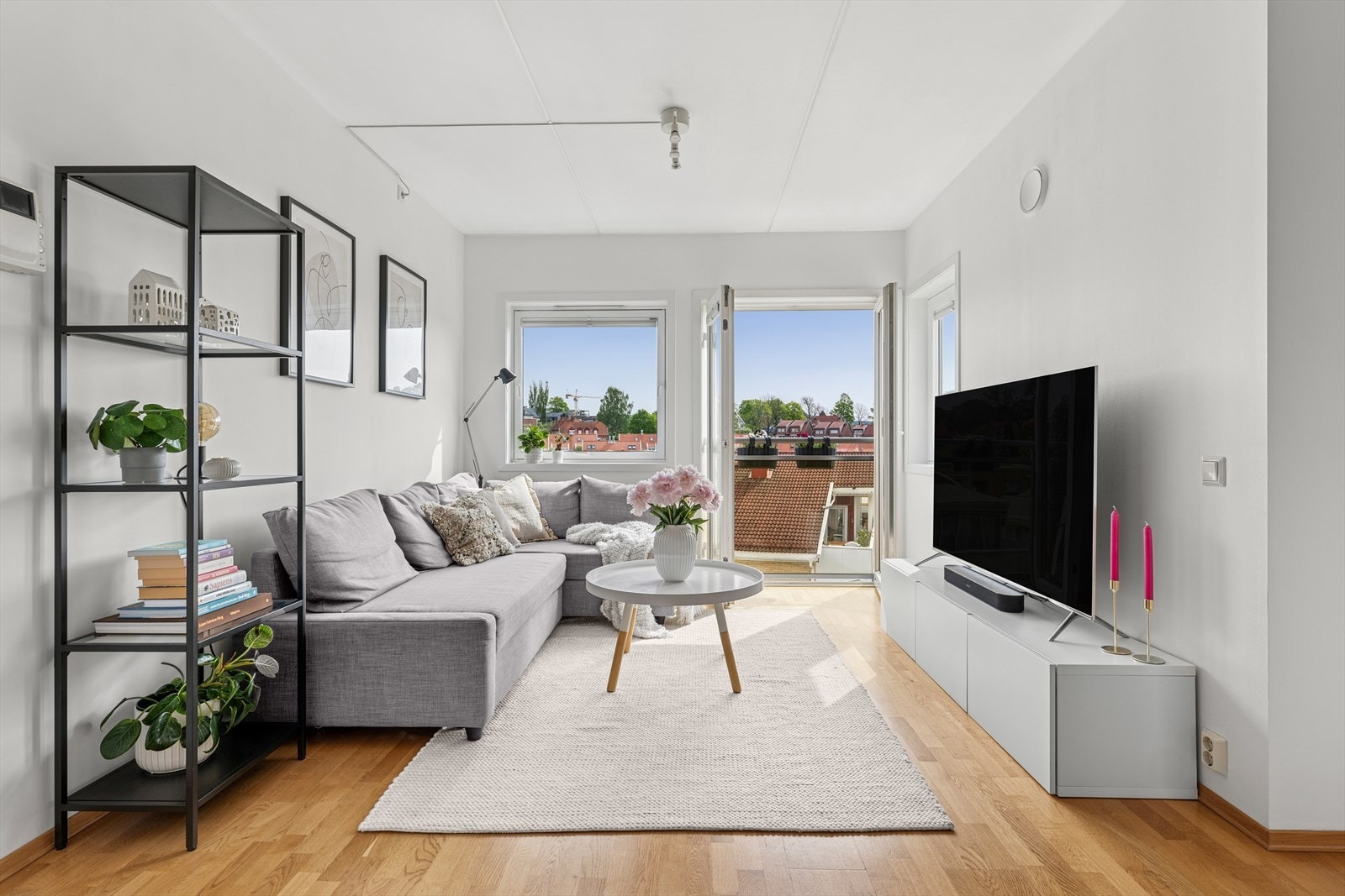 Her får du god plass til sofagruppe Galleribilde