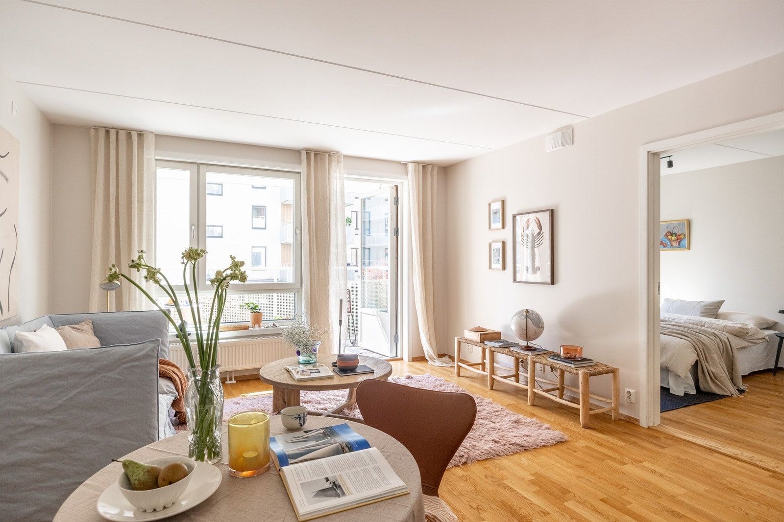 Romslig stue - med gode møbleringsmuligheter. Galleribilde