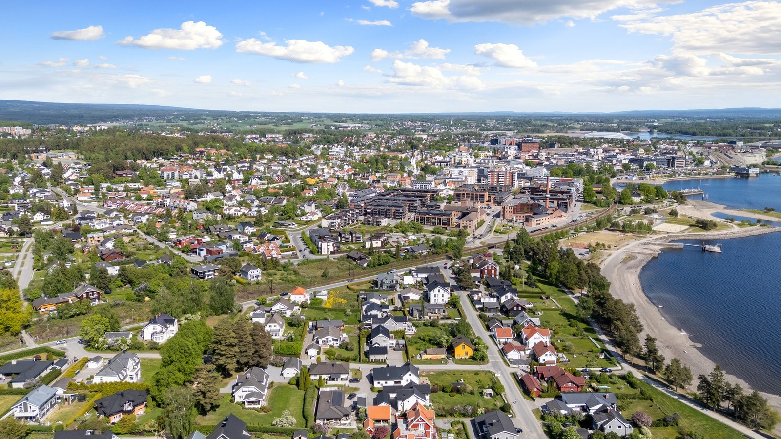 Hamar sentrum ligger en kort spasertur unna. Galleribilde