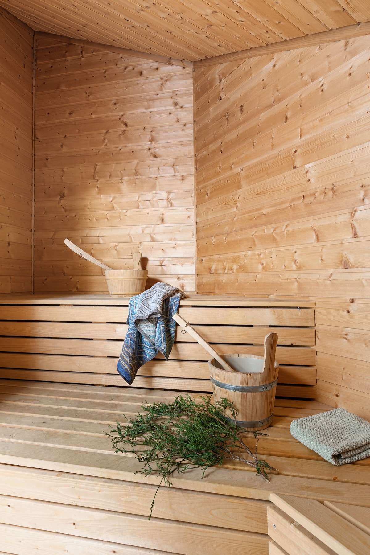 Start dagen med et morgenbad i Mjøsa, etterfulgt av en deilig tur i badstuen. Galleribilde